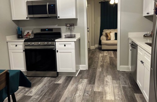 Chalmette House | Charming 2-bedroom house with WiFi, AC, Home Office,backyard in lovely Chalmette
