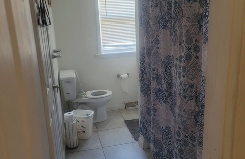 Clementon House | Charming 2-bedroom house with AC, WiFi in Clementon NJ