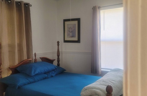 Clementon House | Charming 2-bedroom house with AC, WiFi in Clementon NJ