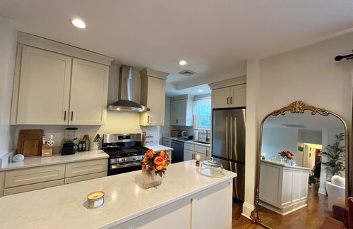Lewisburg House | Charming 2-bedroom house with AC, WiFi in delightful Lewisburg. Walkable to all!