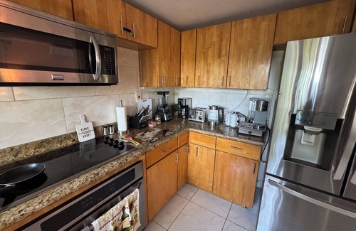 Orange Bay House | CHARMING 2 BEDROOM HOME: 3 BEDS, SLEEPS 1-5, 24hr SECURITY, PRIVATE POOL & BEACH