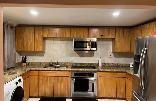 Orange Bay House | CHARMING 2 BEDROOM HOME: 3 BEDS, SLEEPS 1-5, 24hr SECURITY, PRIVATE POOL & BEACH