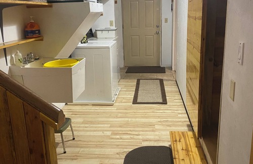 Republic House | Charming 2-bedroom house in beautiful Republic with infrared sauna.