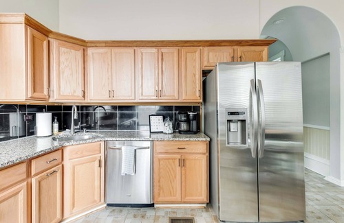 Fan District House | Charming 2-bedroom house with WiFi, AC, & Patio in the heart of Richmond!