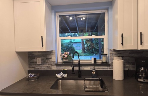 Kensington Park House | Charming 2-bedroom house in lovely Sarasota with yard.