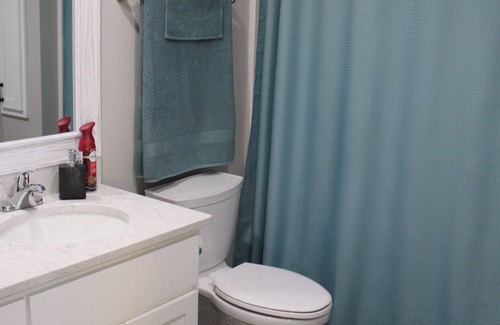 Savannah House | Charming 2-bedroom house in Savannah. Be our guest!