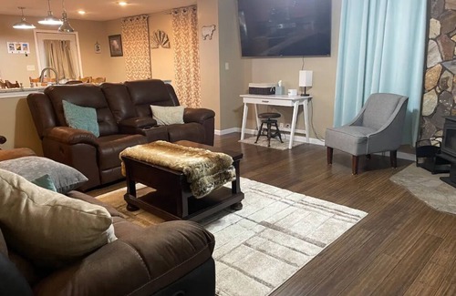 Buffalo County House | Charming 2-bedroom house near Amherst. Quick 20 minutes from Kearney.