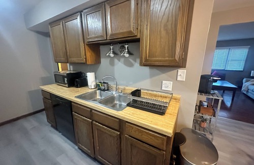 DeKalb House | Charming 2-bedroom house in DeKalb