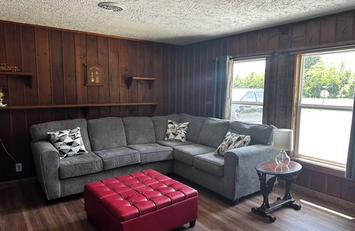 Pierceville House | Charming 2-bedroom house in Devil's Elbow Osgood, IN