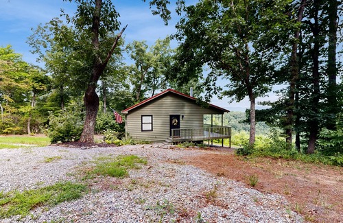 Piney Mountain House | Charming 2 bedroom house with stunning mountain and valley views