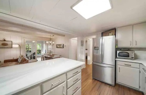 Cleora Cottage | Charming 2-Bedroom Luxury Cottage w/Private Boat Slips on Grand Lake, Afton, OK
