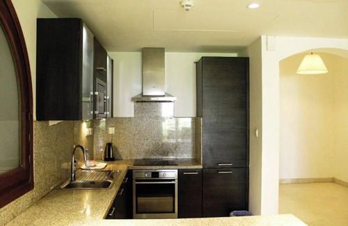Salalah Apartment | Charming 2-Bedroom Marina Getaway