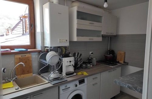 Brasov City Centre Apartment | Charming 2-Bedroom Mountain View Apartment in the Heart of Brasov’s Old Town