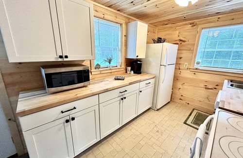 Hermon Cabin | Charming 2 Bedroom Private Cabin Near Bangor