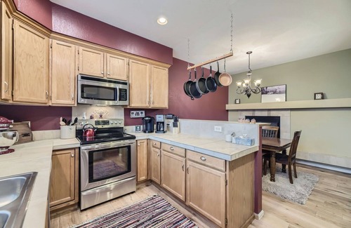 Littleton House | Charming 2-bedroom townhome with WiFi, AC in adorable Littleton