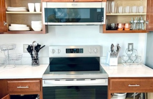 Ashburn House | Charming 2-bedroom townhome in nice Ashburn