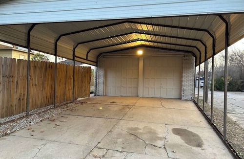 Bartlesville Apartment | Charming 2-bedroom studio with WiFi, AC in the heart of downtown Bartlesville