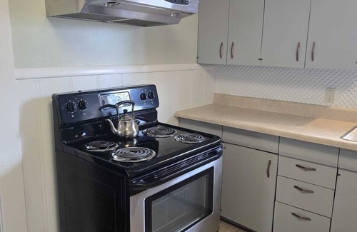 Capital View House | Charming 2-bedroom house - Perfect for Short-Term Rental