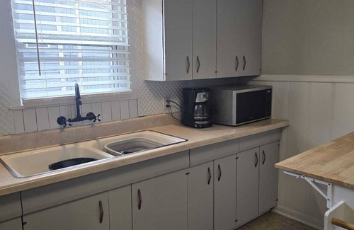 Capital View House | Charming 2-bedroom house - Perfect for Short-Term Rental