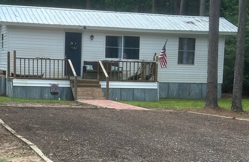 Sandersville Cottage | Charming 2-bedroom tiny country house conviently located near BOK HOMA CASINO!