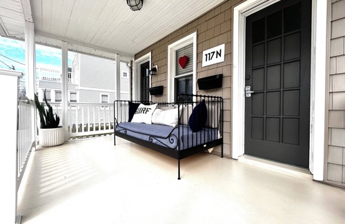 Ventnor City Apartment | Charming 2-bedroom apartment in Ventnor City with two car off street parking