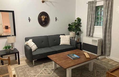Weaverville Cottage | Charming 2-bedroom cottage in lovely downtown Weaverville with WiFi, AC
