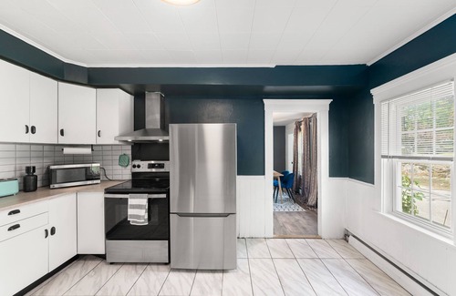 West Warwick Apartment | Charming 2-bedroom apartment near Providence
