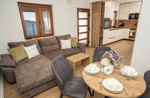 Zubovici Villa | Charming 2-bedroom Villa Kamia with heated swimming pool in fabulous Zubovići