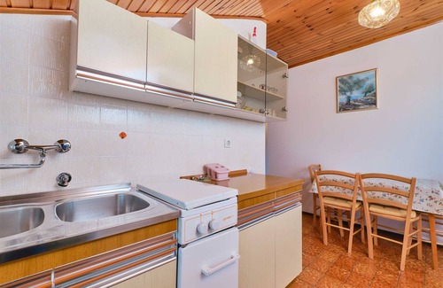 Nerezine Apartment | Charming 2-Bedrooms Apartment in Nerezine