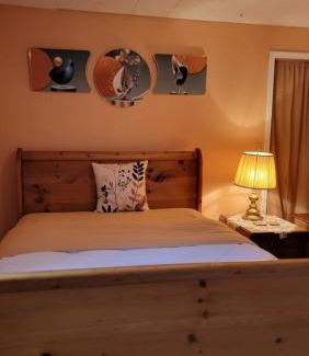 Kamloops Apartment | Charming - 2 bedrooms suite, 1 full bath & family room