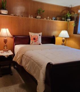 Kamloops Apartment | Charming - 2 bedrooms suite, 1 full bath & family room