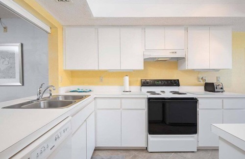 The Meadows Condo | Charming 2 BR/2BA condo in The Meadows community - Off the Beachin' Path