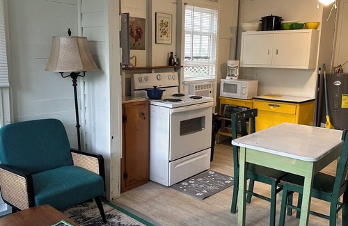 Schroon Lake Cottage | Charming 2 BR cottage in Schroon Lake; strong WiFi. pet friendly, beach