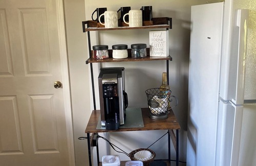 Old Town Cottage | Charming 2-BR cottage in Galax with WiFi, AC. Close to Blue Ridge Parkway