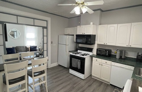 Hoboken Apartment | Charming 2 BR in the center of Hoboken - MINUTES from NYC