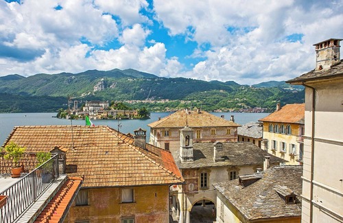 Orta San Giulio Apartment | Charming 2½-room apartment in the heart of the magical old town of Orta San Giulio