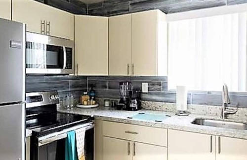 Wynwood Art District Apartment | Charming 2bd/1 Apartment in Wynwood! Free Parking