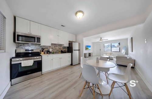 Lantana Apartment | Charming 2BD Retreat | Fully Equipped kitchen & Private Yard