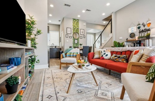 Fort Worth House | Charming 2BDTownhouse: JOYfull &Magnolia walkable!