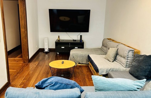 Leixões Apartment | Charming 2BR/2BA Apartment Steps from the Beach - Hot Tub & Prime Location!