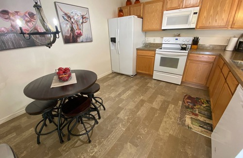 Dunedin House | Charming 2BR/2BA Rental in The Villages: Relax in Style in Dunedin