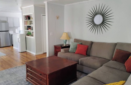 Edisto Island House | Charming 2BR/2BA home in quiet, wooded area of Edisto, 4 mi. to beach