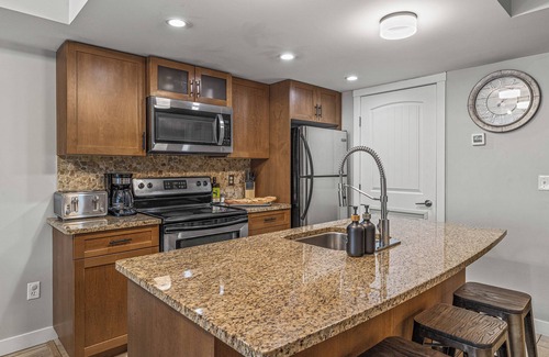Dead Man's Flats Apartment | Charming 2BR condo near Canmore and Banff - Hot tub, gym, pet friendly