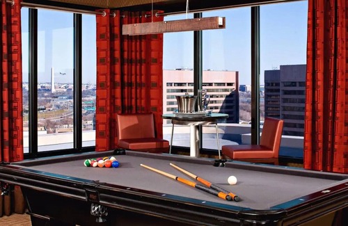 Pentagon City Apartment | Charming 2BR in Crystal/Pentagon City- Metro/Mall