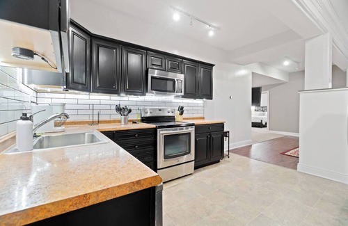 West Central Apartment | Charming 2BR Mansion Apt #1 – Modern Amenities