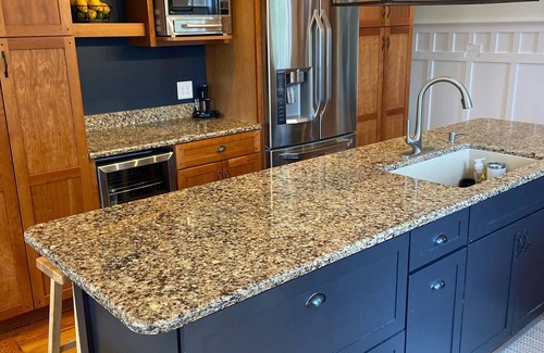 Skaneateles House | Charming 3 Bdrm Home-Less than 1 mile from Village of Skaneateles-with Parking
