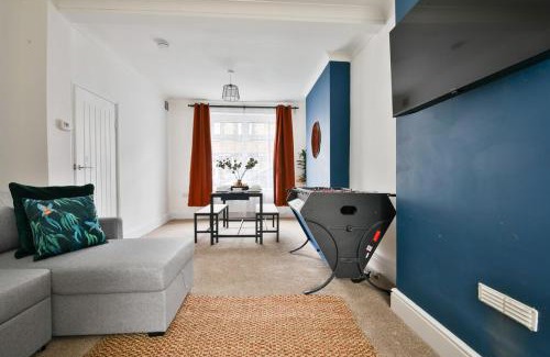 Caerphilly House | Charming 3 Bed Home Near Caerphilly Castle