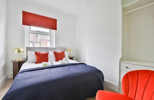 Caerphilly House | Charming 3 Bed Home Near Caerphilly Castle