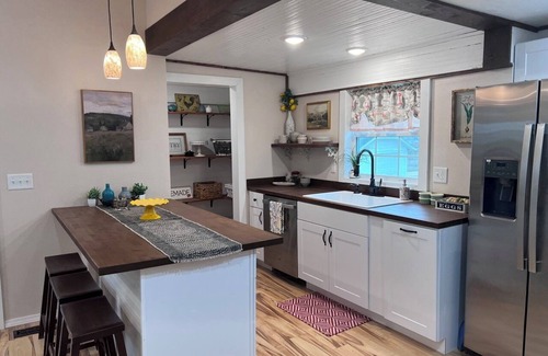 Willow Springs House | Charming 3-bedroom Craftsman house in delightful Willow Springs, MO