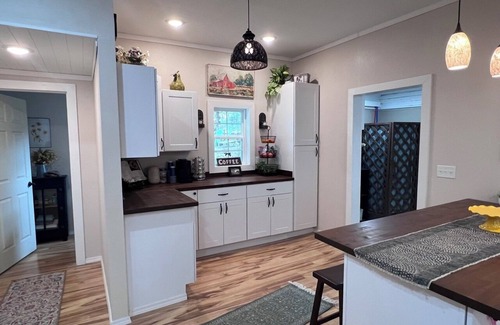 Willow Springs House | Charming 3-bedroom Craftsman house in delightful Willow Springs, MO